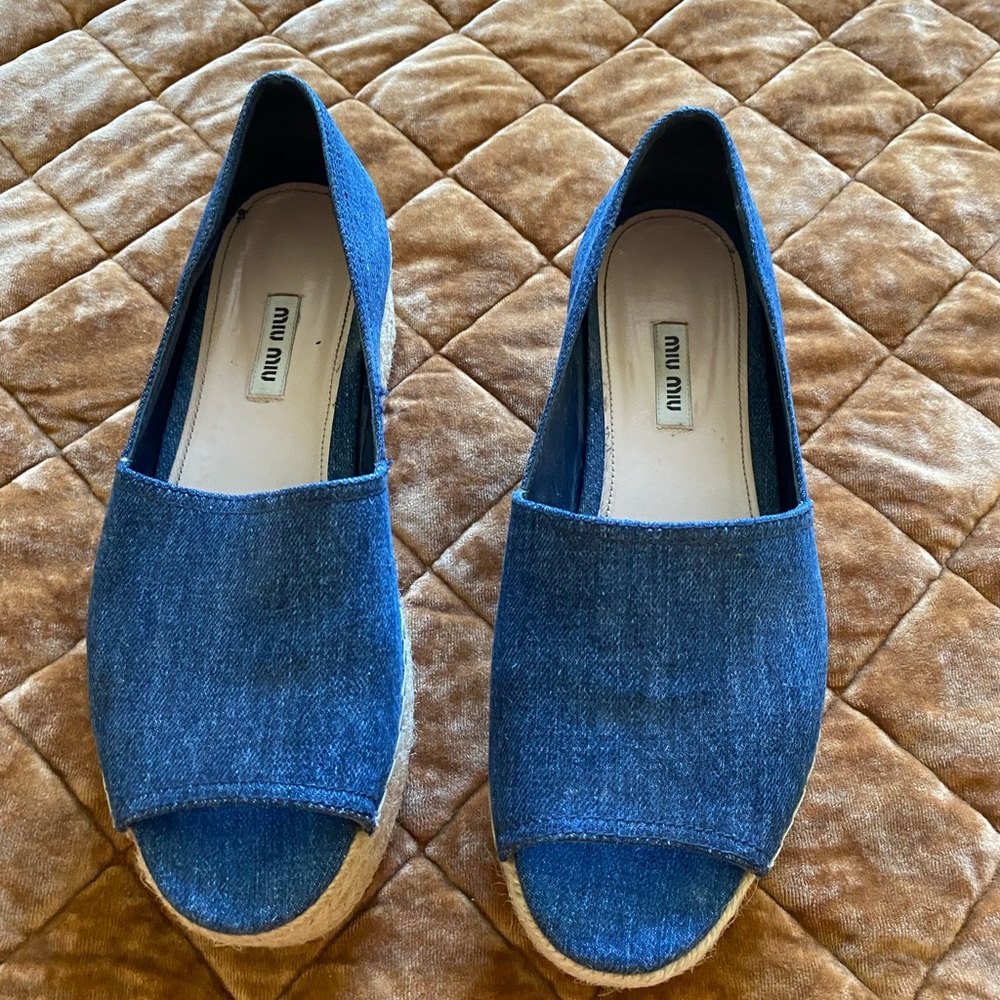 Miu Miu Pre Loved Miui Miu Peeptoe Platform Espad… - image 1